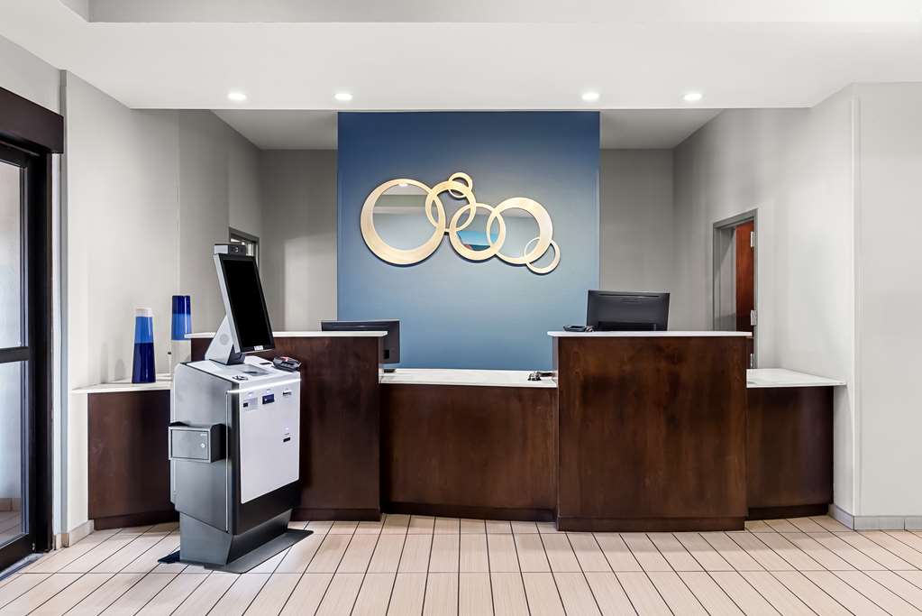 Best Western St. Louis Airport North Hotel & Suites - photo 10