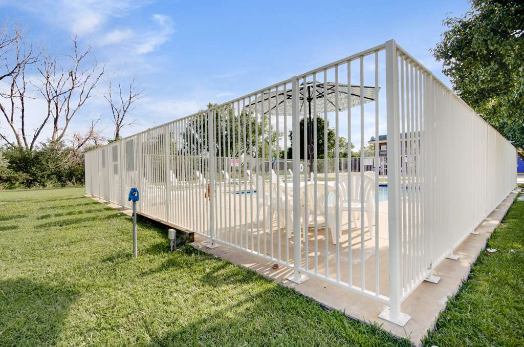 Motel 6 Salina KS - photo 2