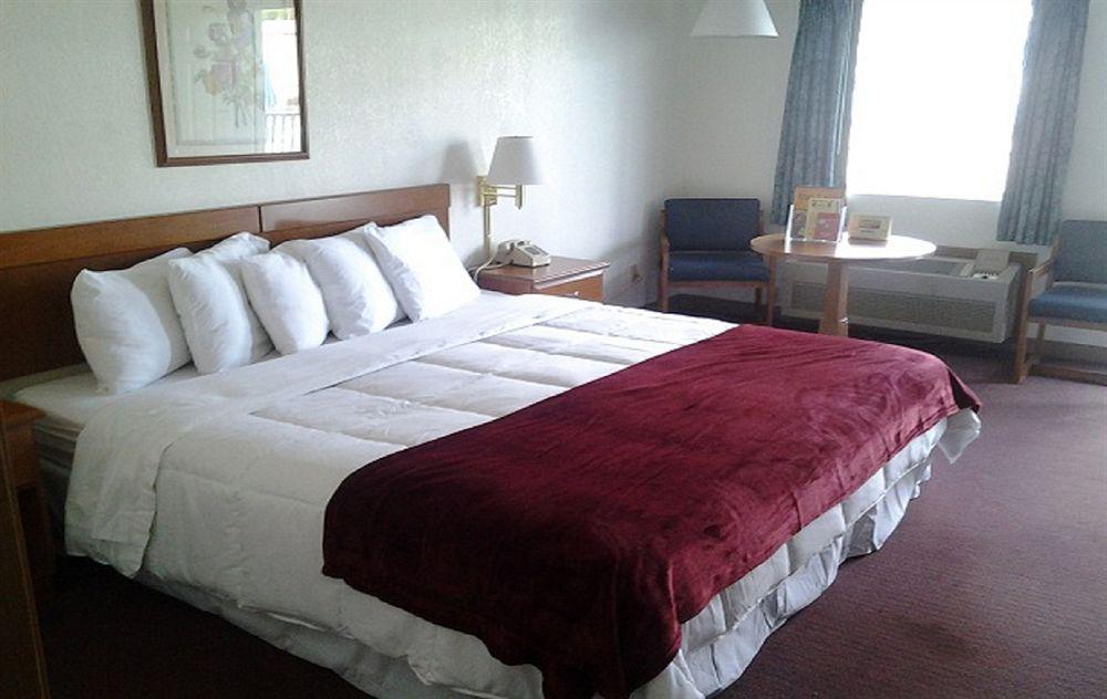 Branson Plantation Inn - photo 9