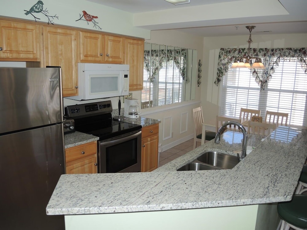 Golf Resort Villa 2607 with Family Friendly Outdoor Pools Onsite by RedAwning - photo 11