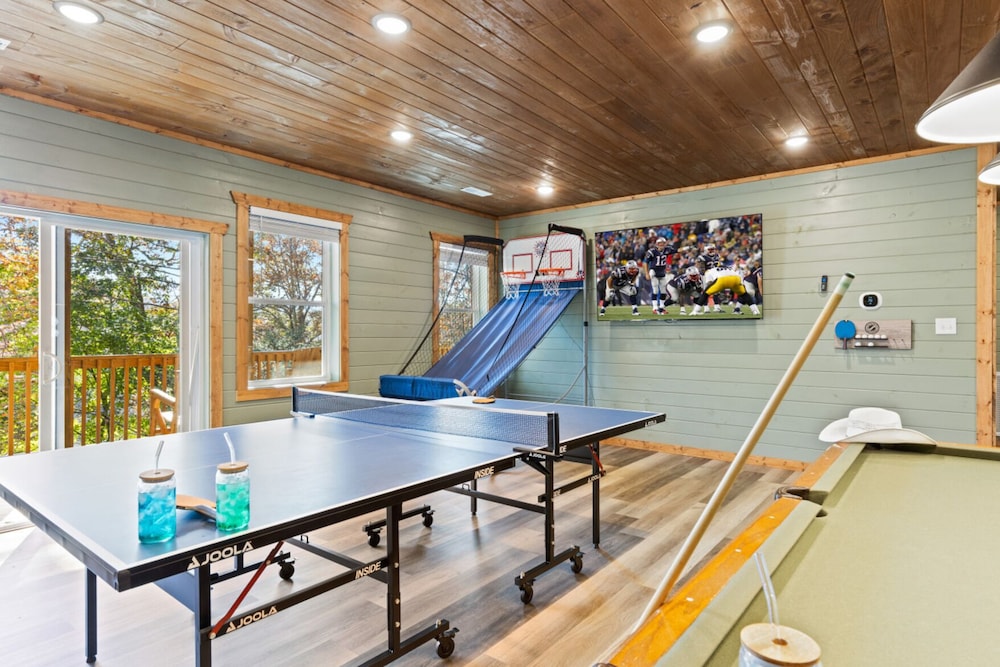 Luxe Mountain Pool Escape by Ghosal Luxury Lodging - photo 44