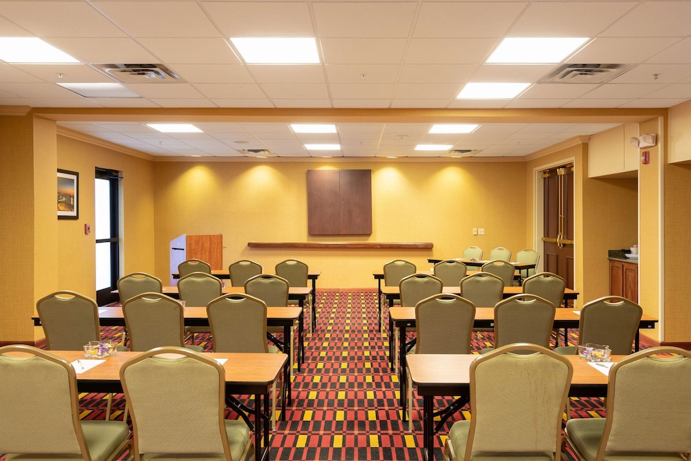 Hampton Inn & Suites Baton Rouge I 10 East - photo 53