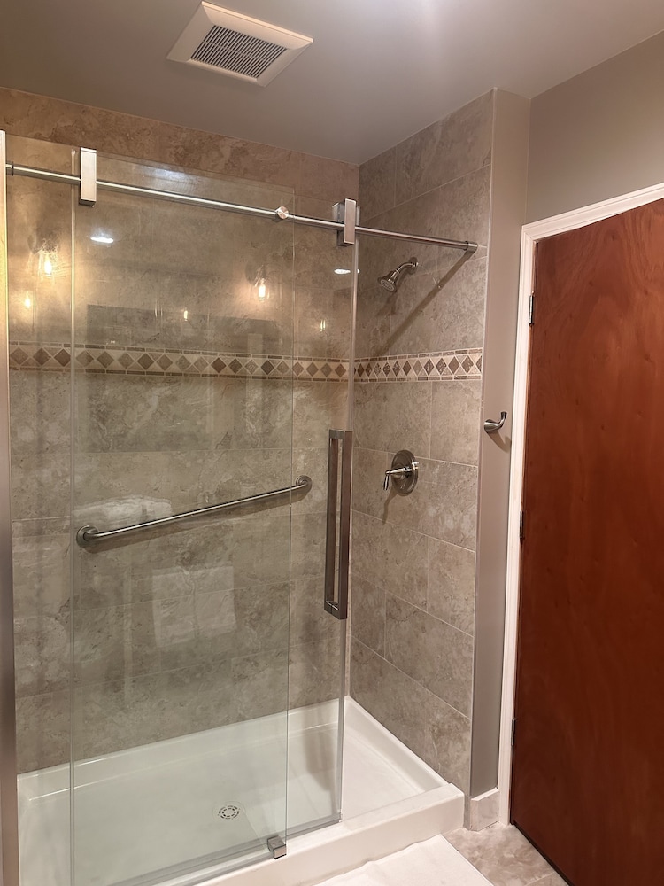 Lakeview Hotel - photo 14