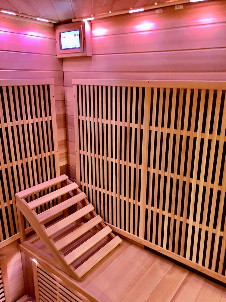 Northern Lights Mansion - photo 11