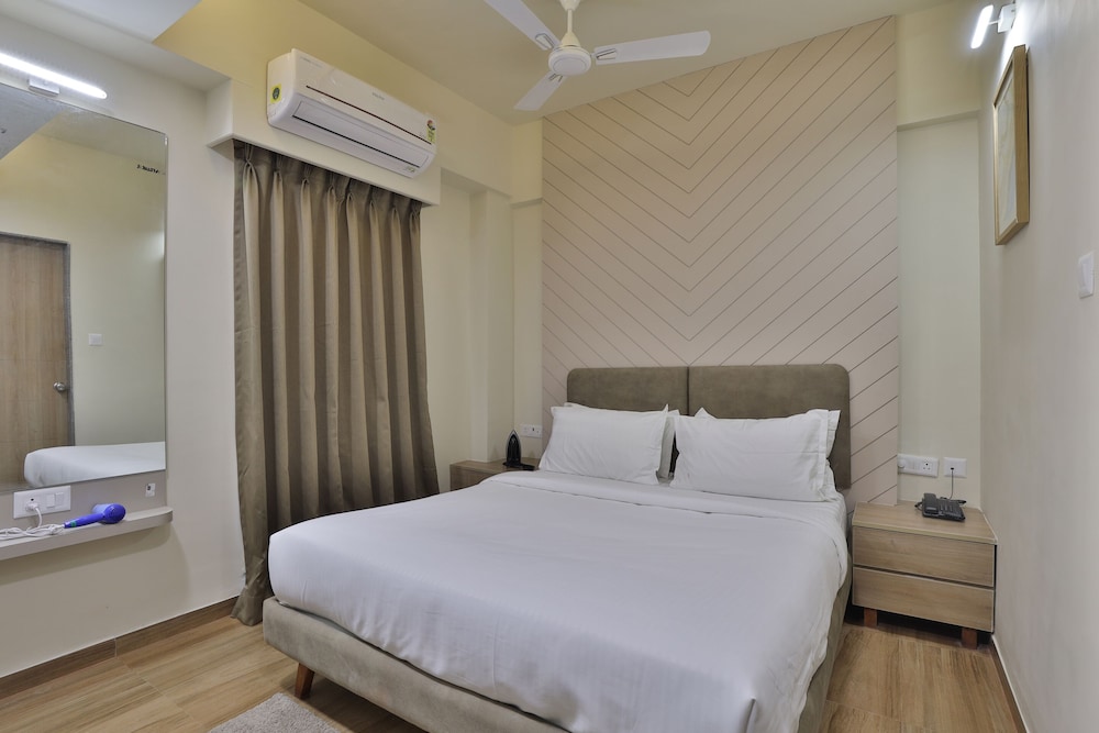Hotel Monville — Vadodara