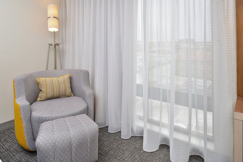 Courtyard by Marriott Kansas City Olathe - photo 9