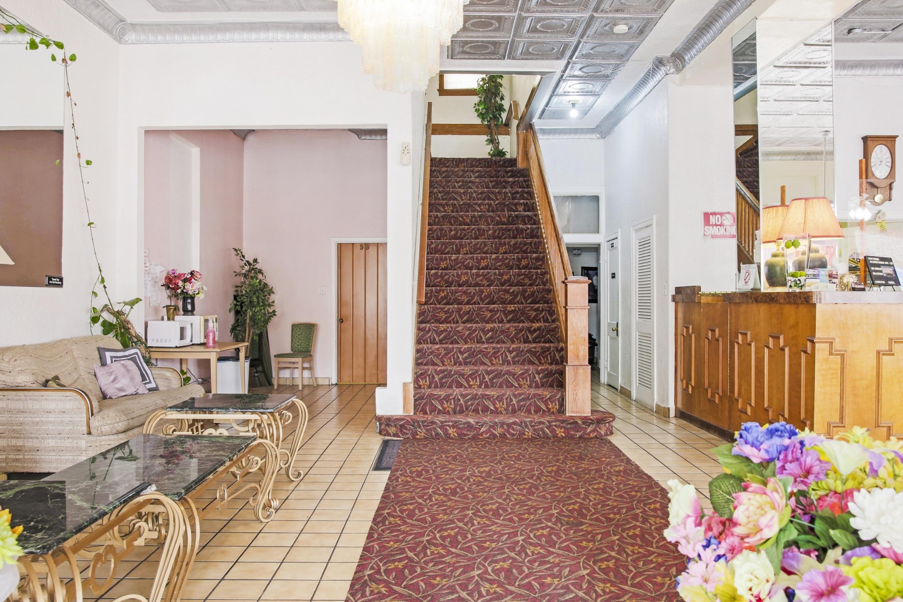 OYO Historic Cameron Hotel Brownsville I 69E - photo 10