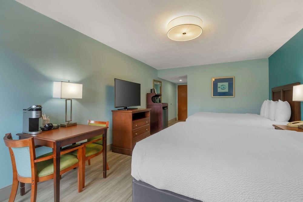 Baymont Inn And Suites Myrtle Beach - photo 16