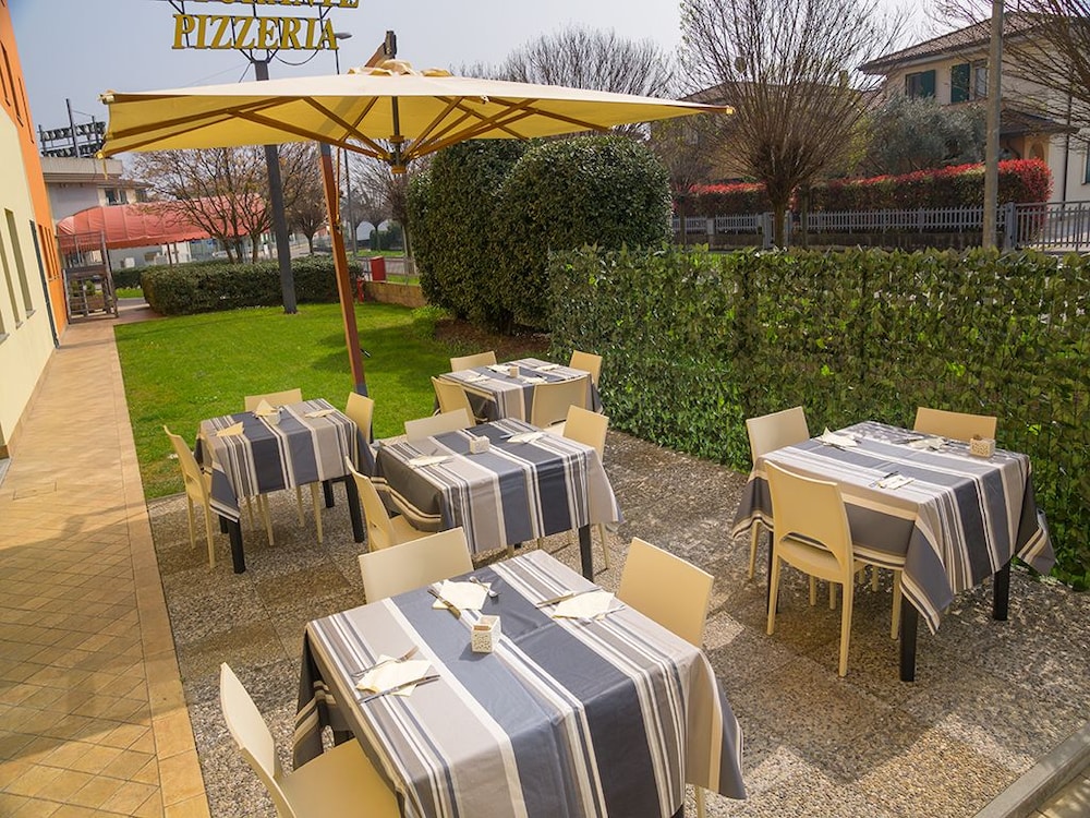 Hotel Eden Mantova — 4-Star Luxury Hotel in Castel D'ario, Italy