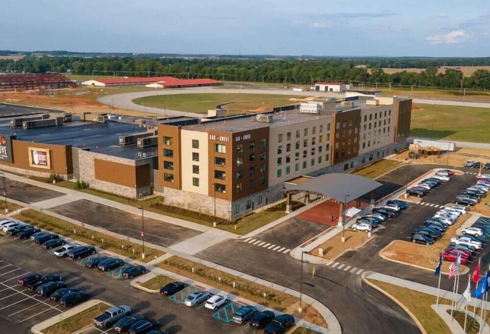 Oak Grove Racing Gaming & Hotel - photo 9
