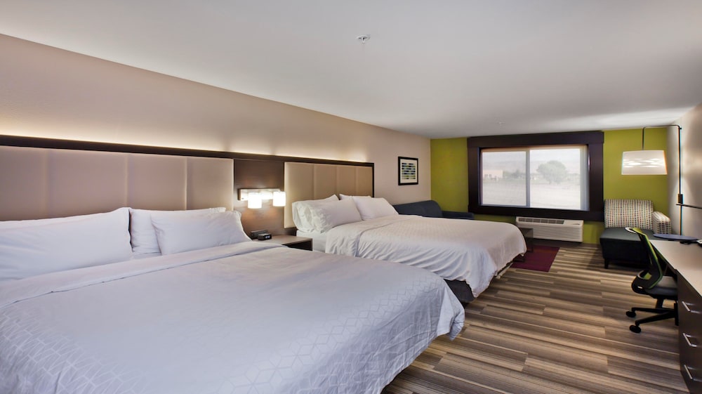 Holiday Inn Express and Suites Green River - photo 11