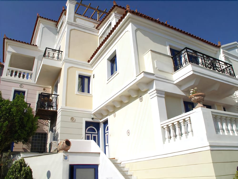 Kalimera Hotel Apartments in Poros, Greece