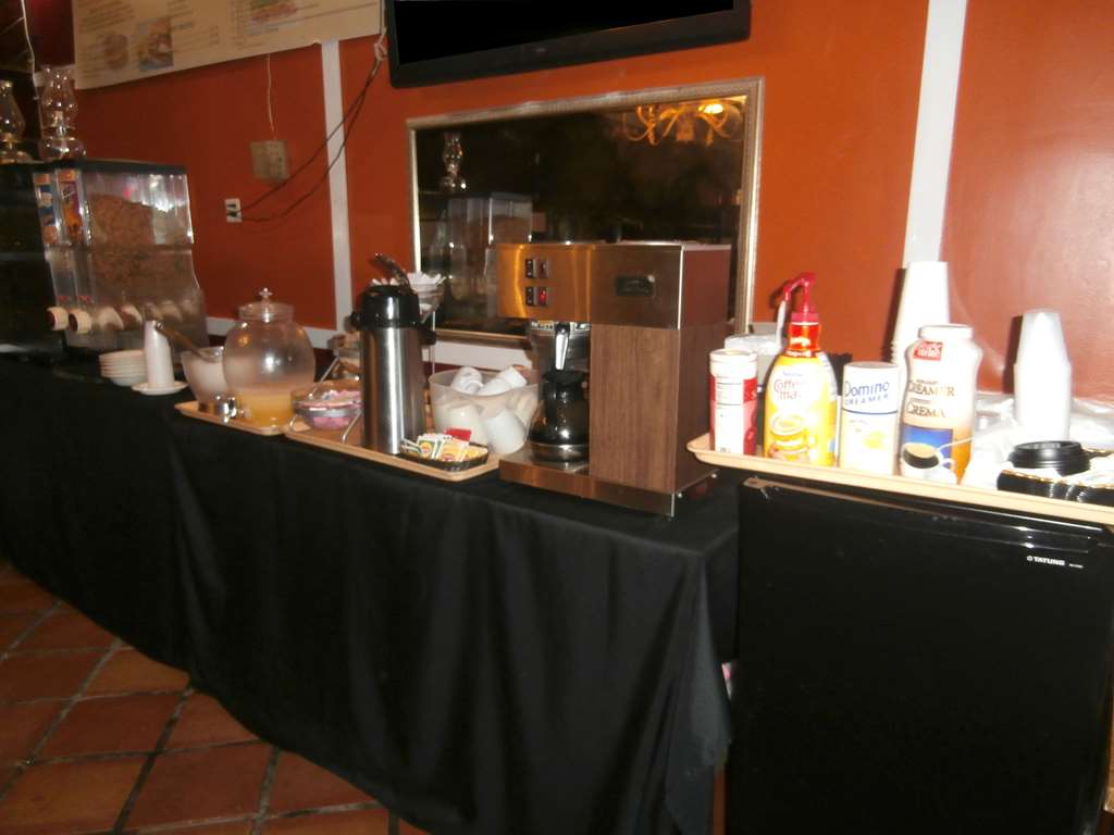 Country Hearth Inn & Suites Marietta - photo 14