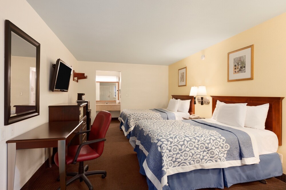 Days Inn By Wyndham Austin University Downtown - photo 10