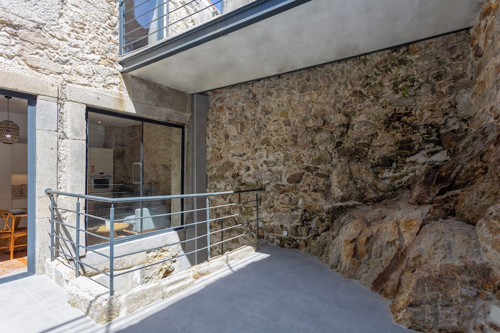 Liiiving In Gaia The Wine Side Xii in Vila Nova De Gaia, Portugal