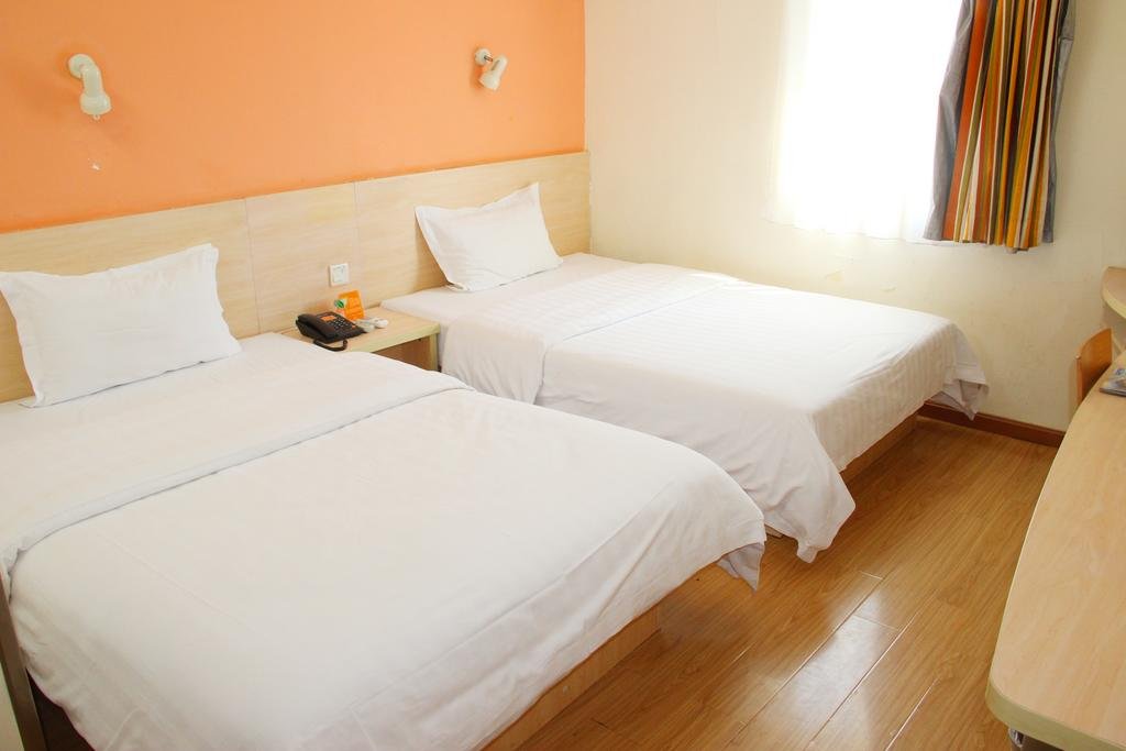 7 Days Inn — hotel in Chifeng