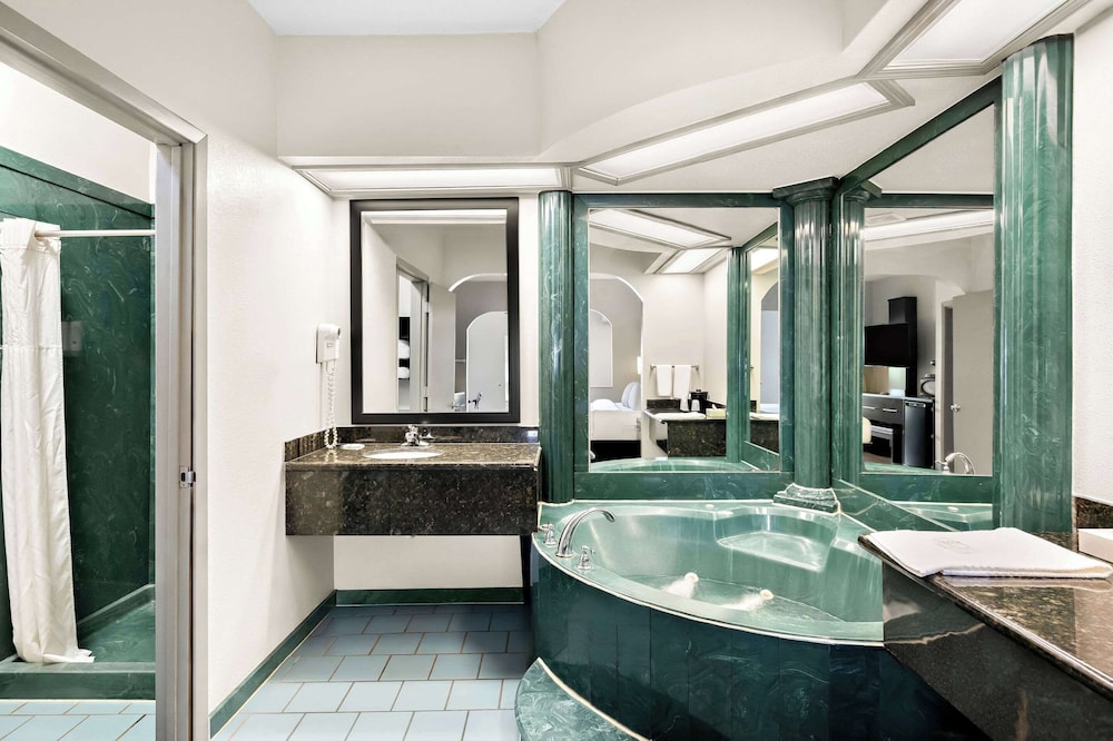 Quality Inn & Suites Monticello - photo 30