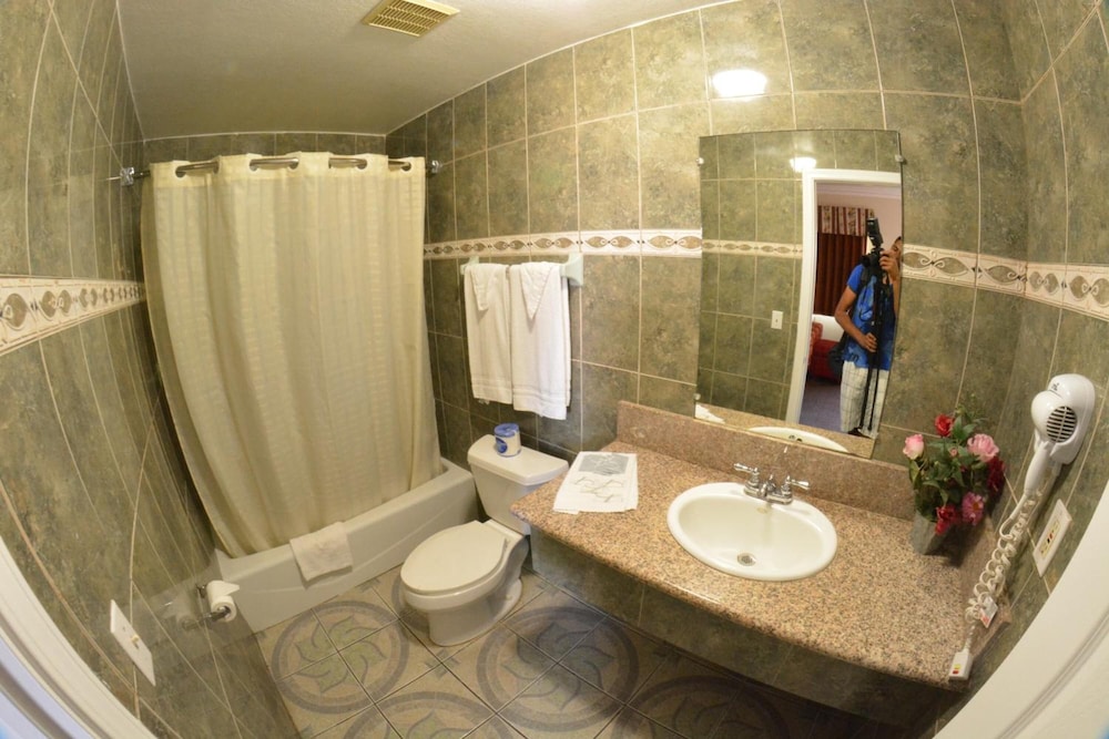 Palace Inn Oxnard - photo 44