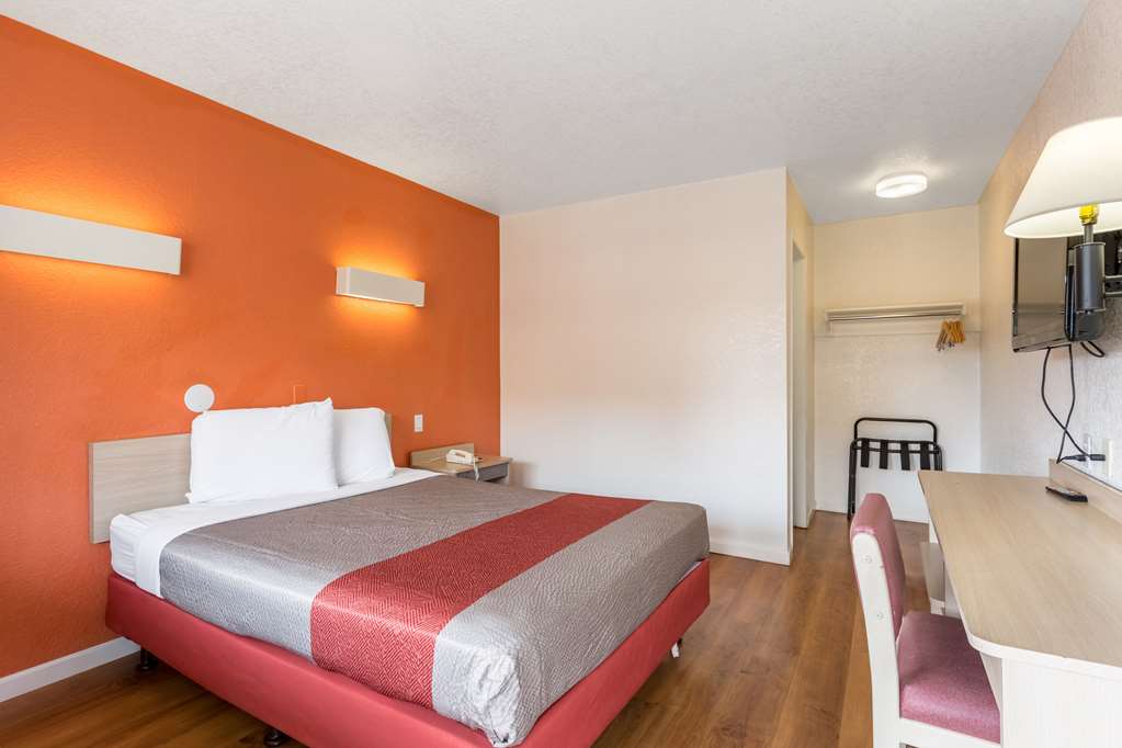 Motel 6 Albuquerque NM Northeast - photo 13