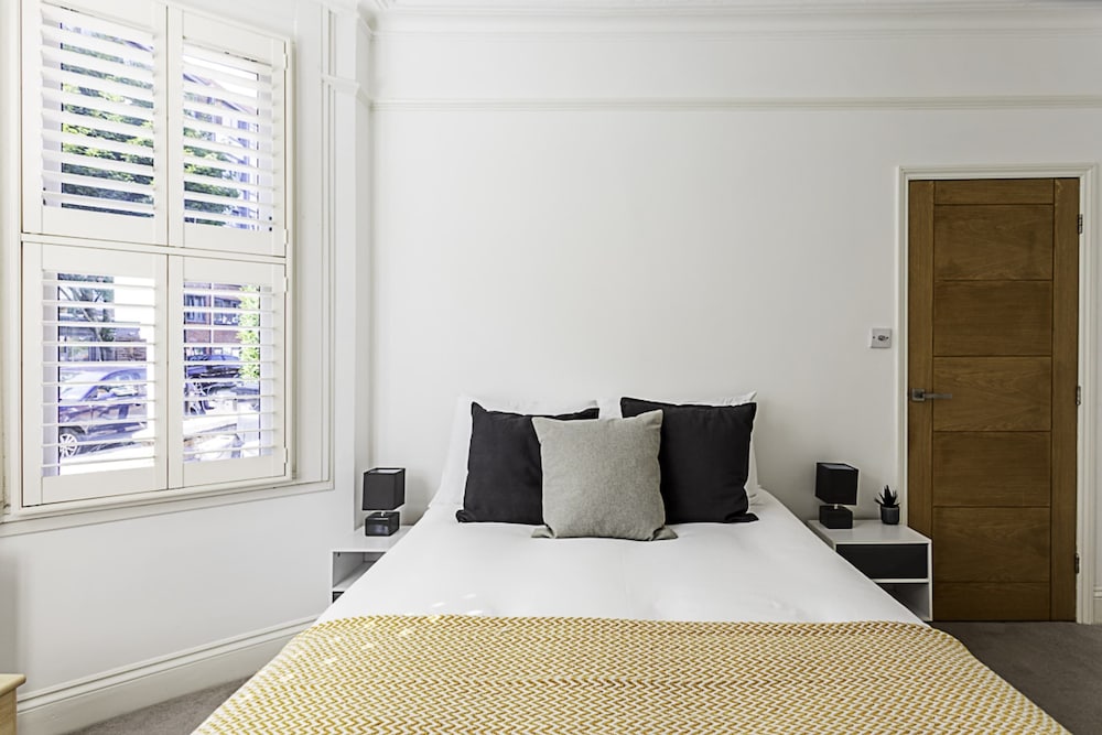 Cozy 2 Bed Apartment in Chiswick — 4-Star Luxury Hotel in London, United Kingdom