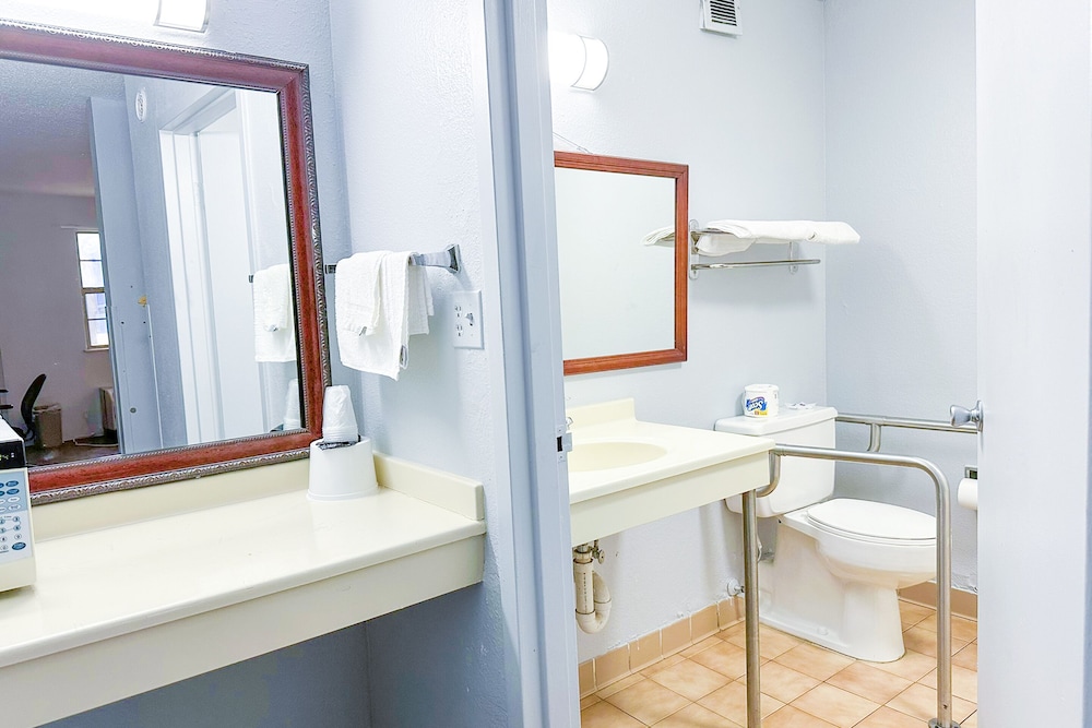 Happy Stay Inn Madisonville I 69 By OYO - photo 33