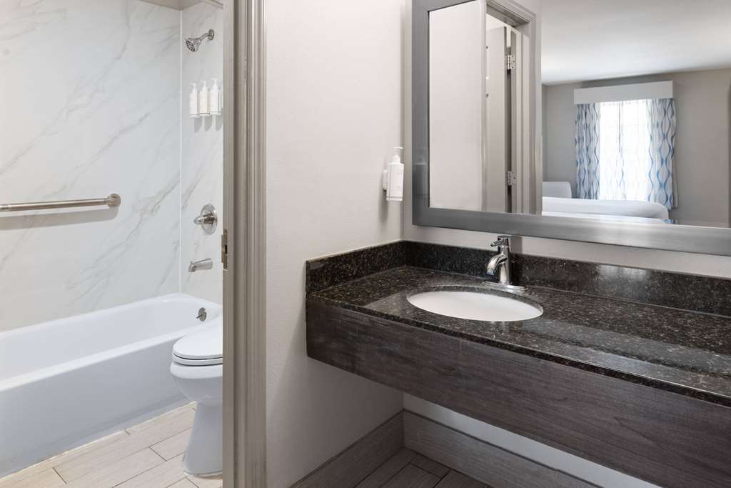 Days Inn by Wyndham Americus - photo 13