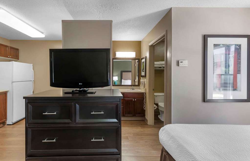 Extended Stay America Suites Raleigh RTP 4919 Miami Blvd - photo 8