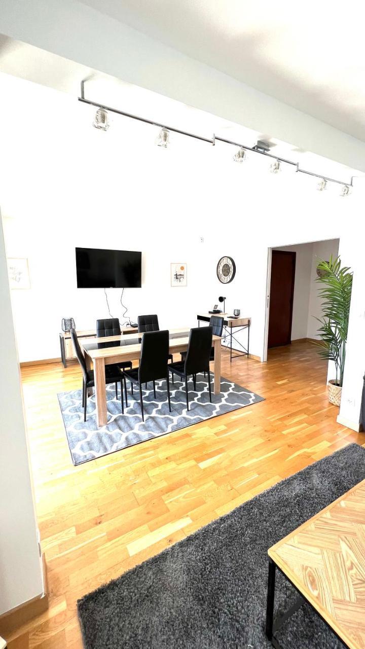 Superbe Appartement En Centre Ville 20min de Paris 5 Min D'enghien — 4-Star Luxury Hotel in Saint-Gratien, France
