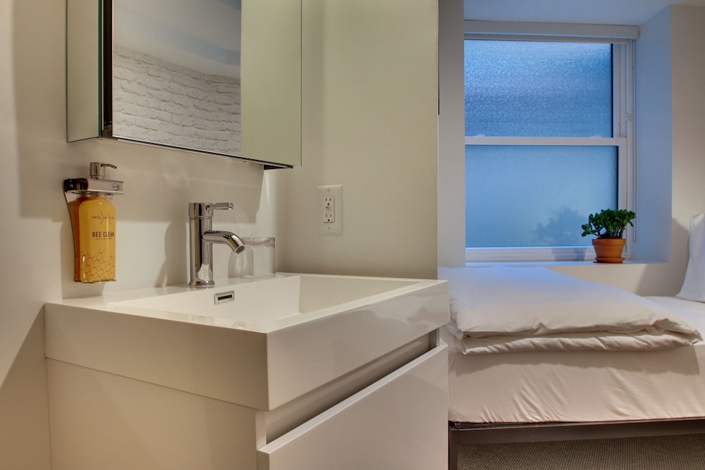 Hotel Hive - photo 82