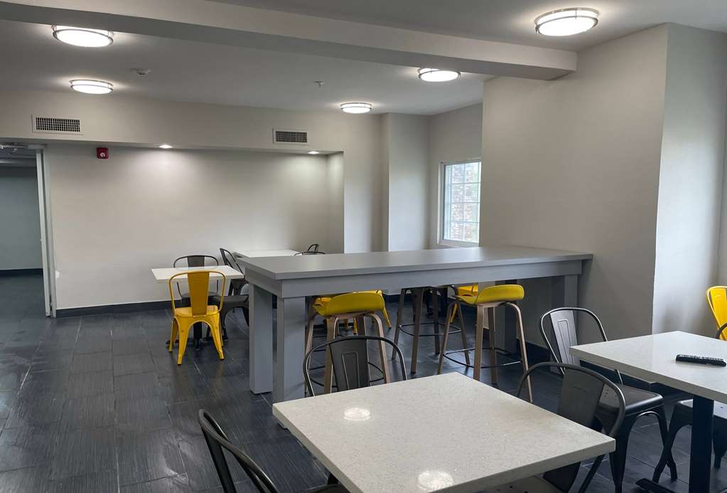 Microtel Inn & Suites by Wyndham Bossier City - photo 61