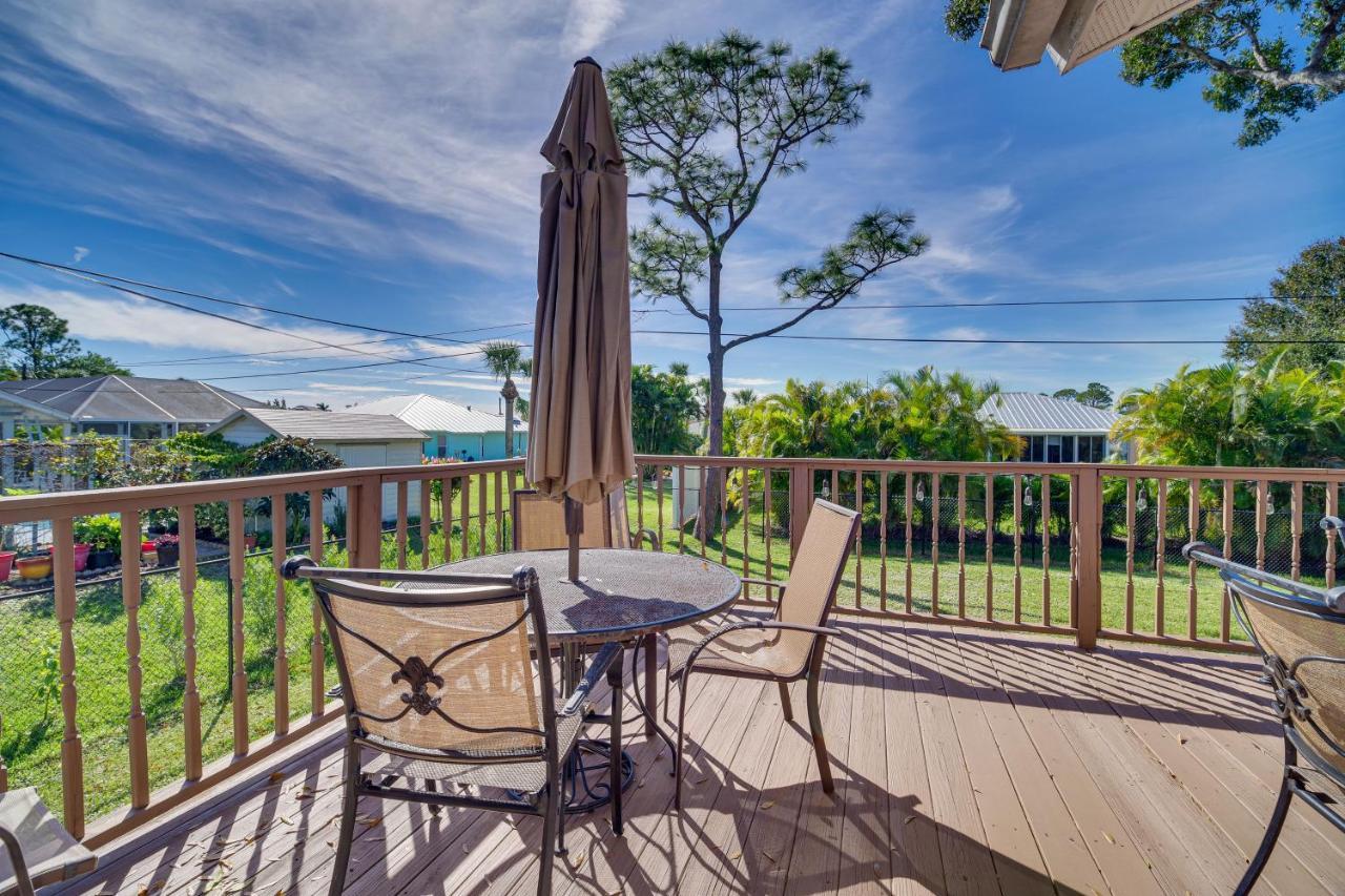 Sebastian Home With Large Deck Near Golfing And Beach 20742720 — Sebastian