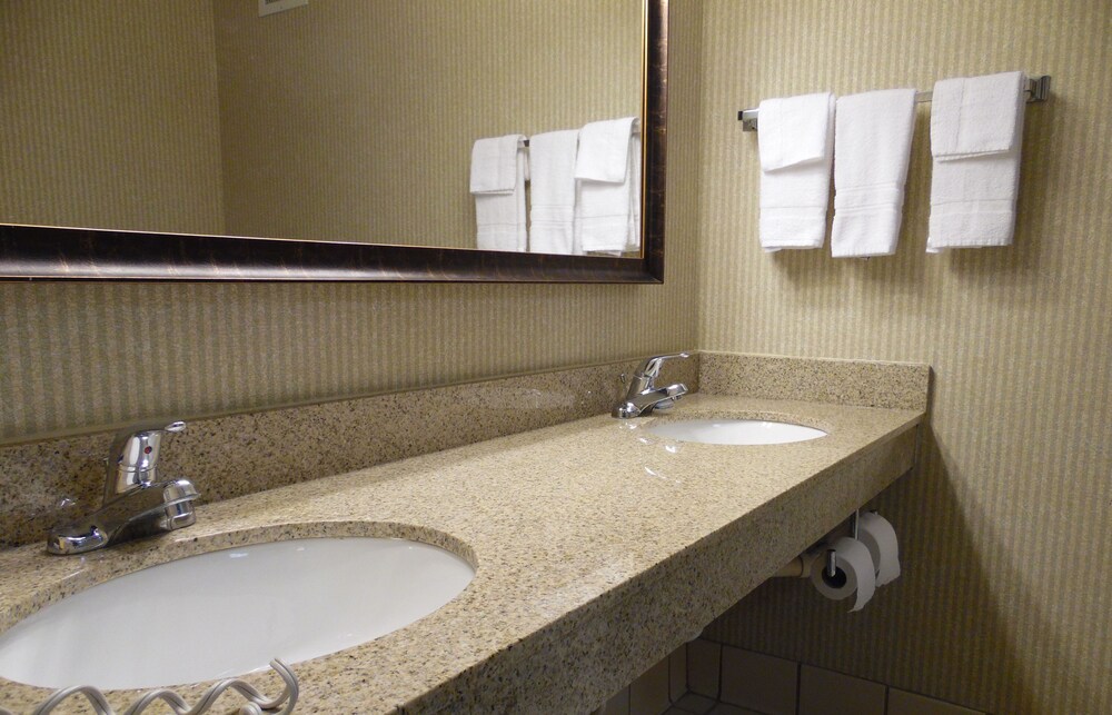 Best Western Plus Fairfield Executive Inn - photo 9