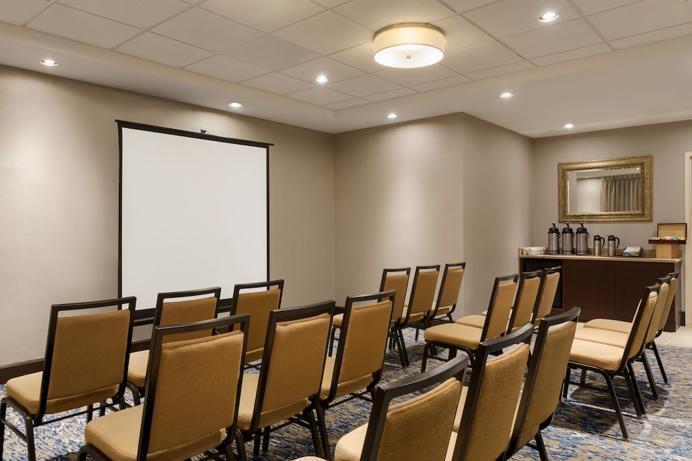 Embassy Suites by Hilton Boston Waltham - photo 55
