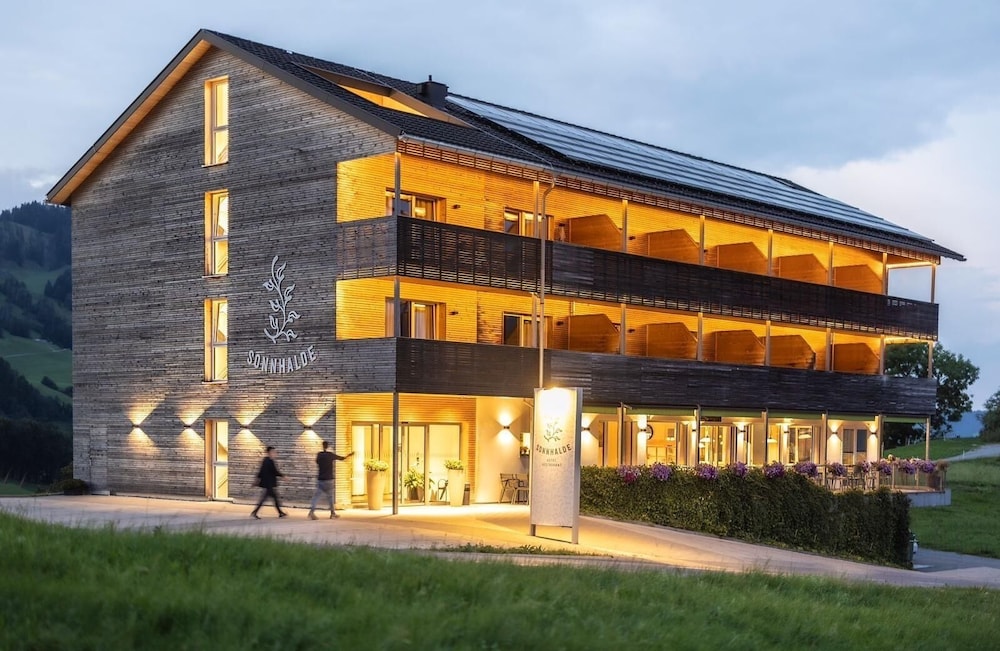 Panoramahotel Sonnhalde - carbon neutral hotel in Schwarzenberg