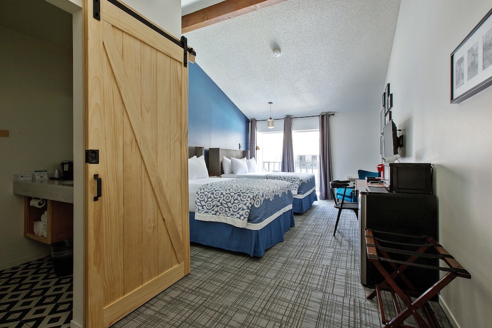 Sideways Inn - photo 53