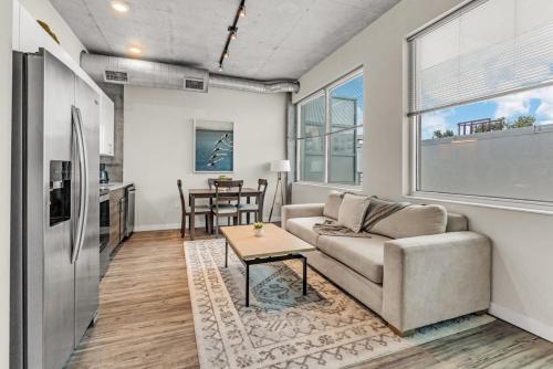 Experience St. Pete Charming 1 Bed by Tropicana — 4-Star Luxury Hotel in St. Petersburg, United States