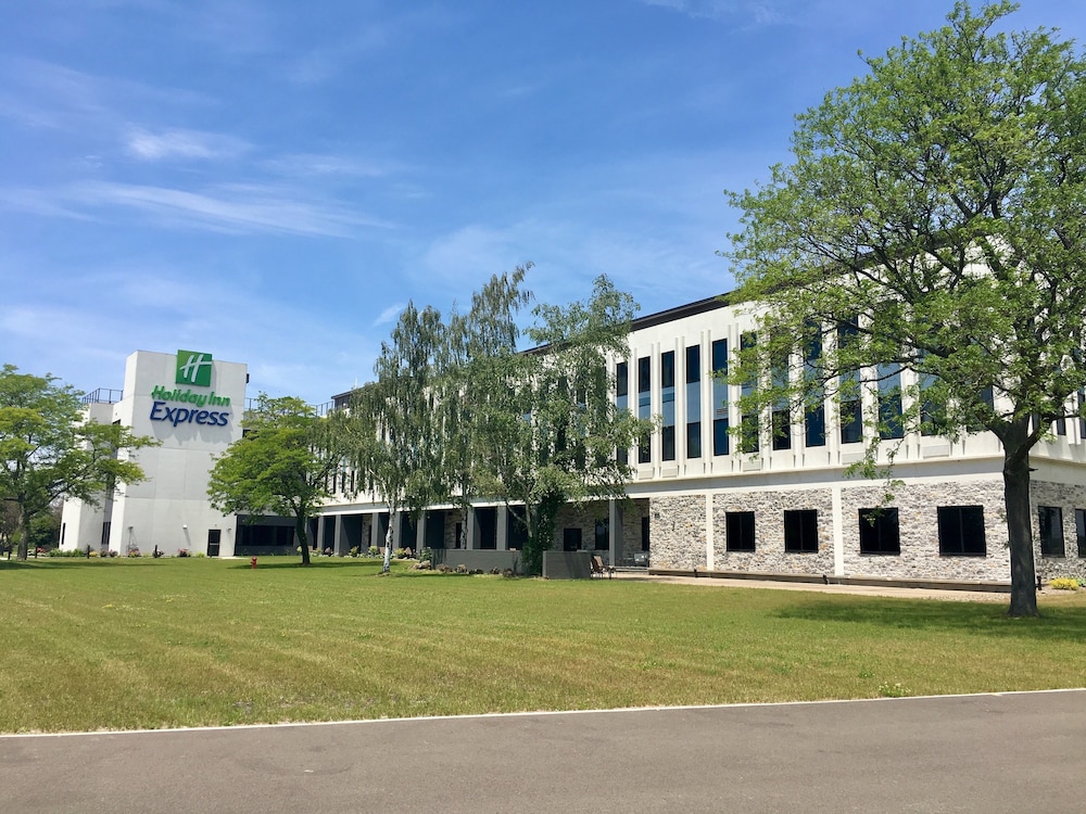 Holiday Inn Express Grand Island Niagara Falls by IHG - photo 58