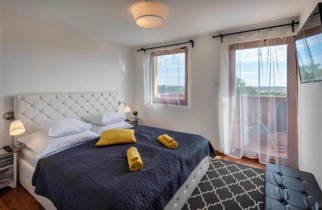 Borárium Vendégházak Zen gő Ház — hotel in Pazmand