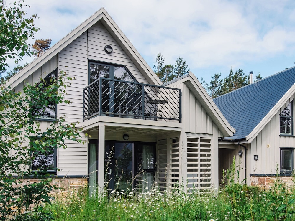 Golden Eagle Lodge — 4-Star Luxury Hotel in Kingussie, United Kingdom