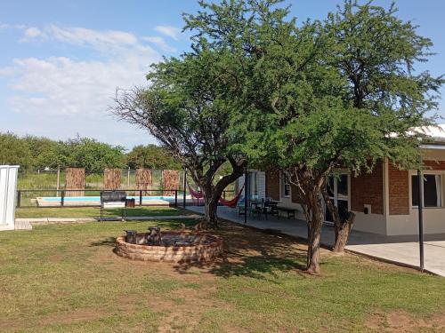 CASA quinta LUZ AZUL con pileta galeria calefaccion doble aire frío calor WIFI — 4-Star Luxury Hotel in Santa Rosa, Argentina