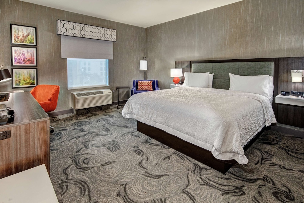 Hampton Inn Fresno Airport - photo 10