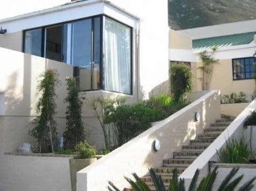 Quainton Cottages — 4-Star Luxury Hotel in Hermanus, South Africa