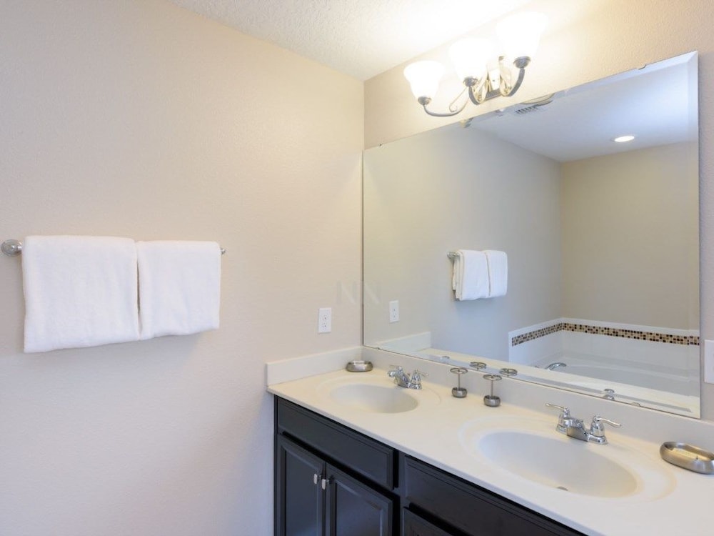 Fv61781 Solterra Resort 5 Bed 4.5 Baths Villa - photo 16