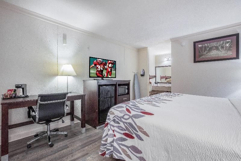 Red Roof Inn Forrest City - photo 13