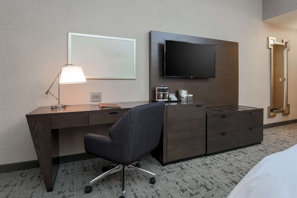 DoubleTree by Hilton Evansville - photo 25