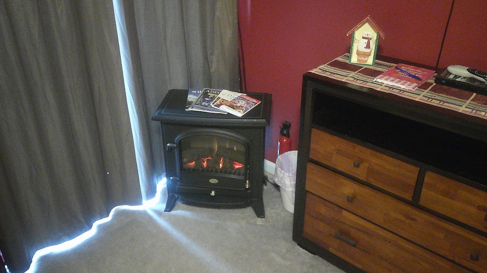 Lil Black Bear Inn - photo 54