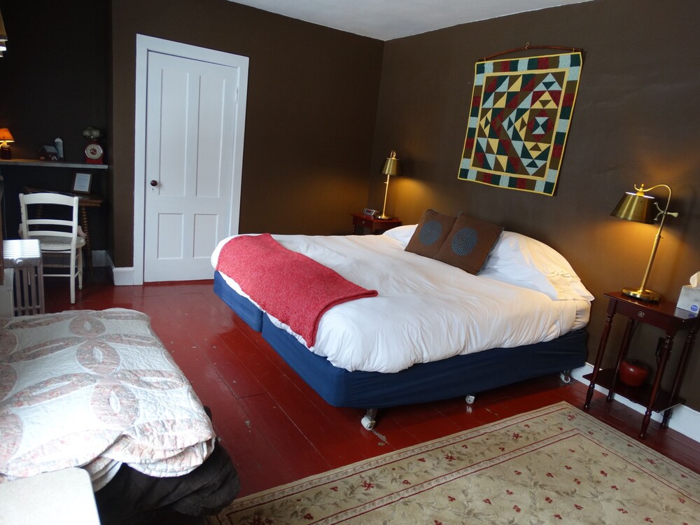 Shoreham Inn Bed & Breakfast - photo 17