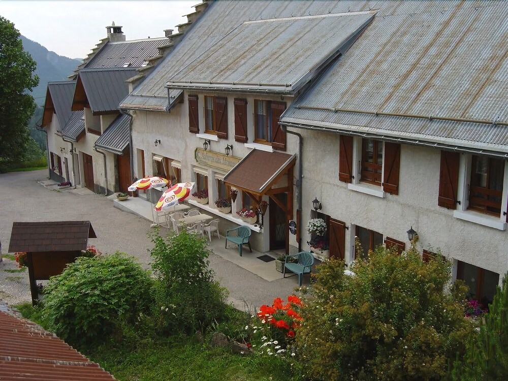 Auberge des Montauds Hôtel & Restaurant - carbon neutral hotel in Villard-De-Lans