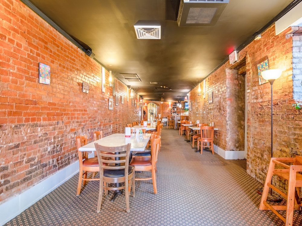 The Belmont Inn - photo 38