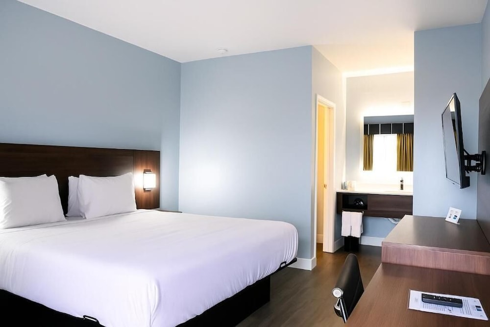 Florence Inn and Suites - photo 16